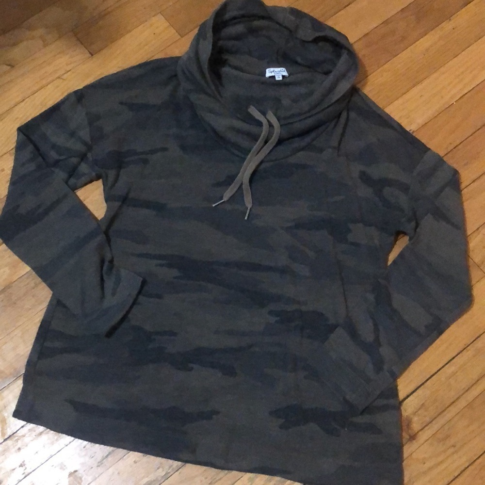Splendid camouflage cowl neck sweater xs